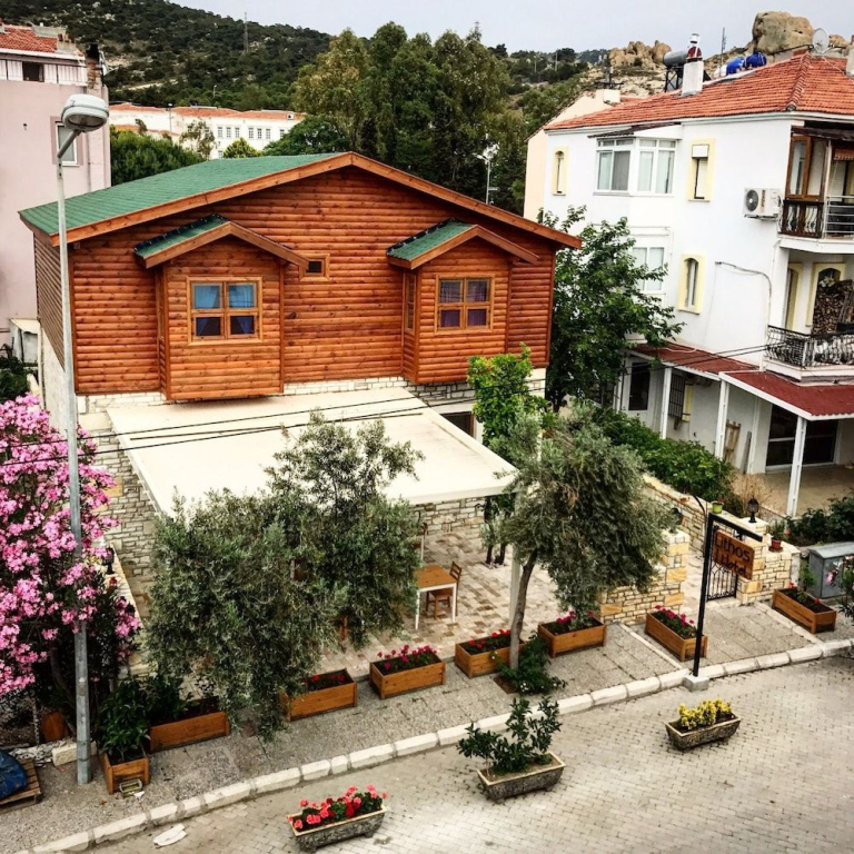 Lithos Hotel