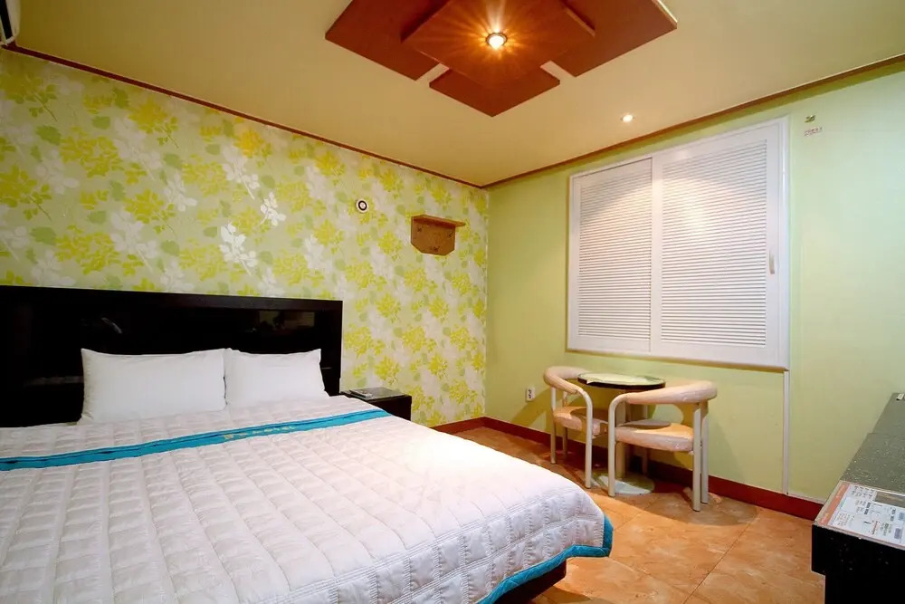 Changwon Palyongdong Hotel TT