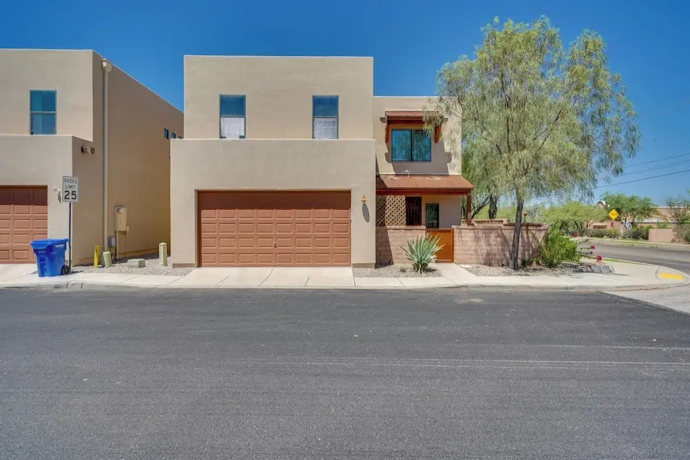 Southwestern Chic! Tucson Retreat w/ Private Patio