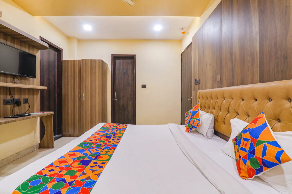 Capital O 70138 Hotel Jayati Oasis Inn