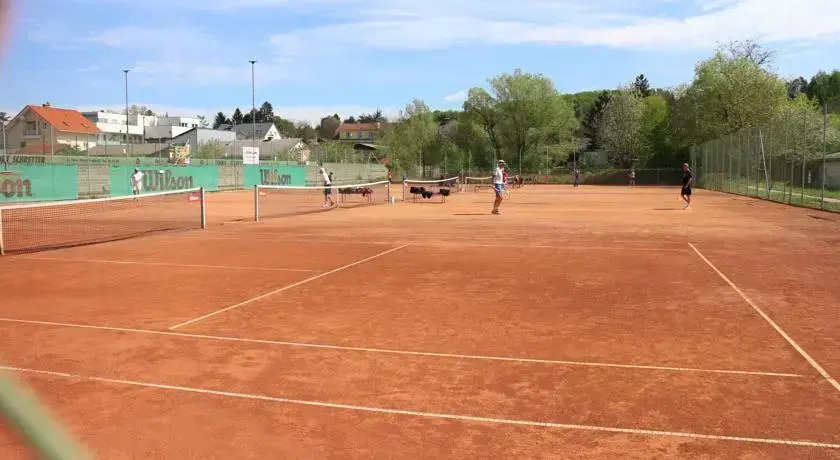 CenterCourt Hotel
