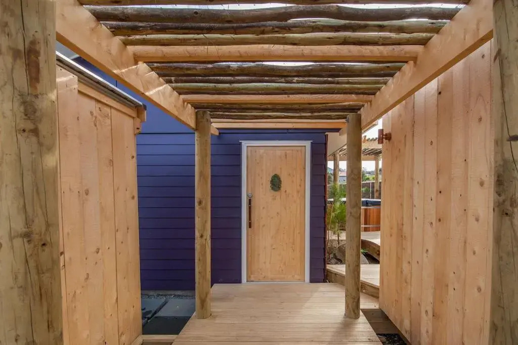 The Purple House - Ohakune Holiday Home with Spa Pool