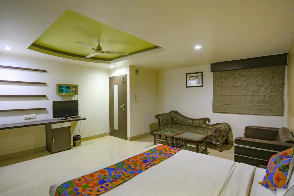 OYO 1552 Hotel Midland