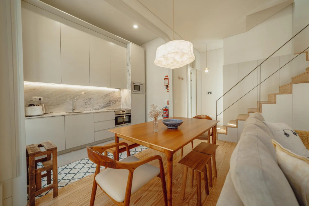 Downtown Deluxe Duplex by Homing