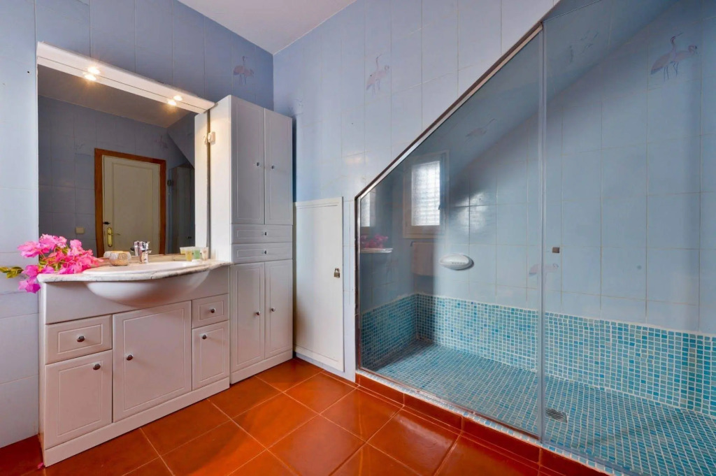 Villa by Playa den Bossa & Ibiza town 7min, BBQ