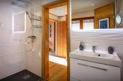 Chalet Morclan - OVO Network
