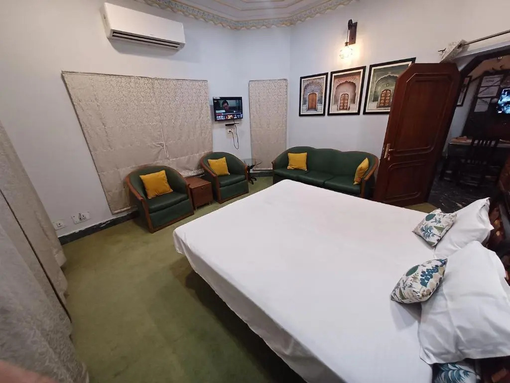 Natraj Palace