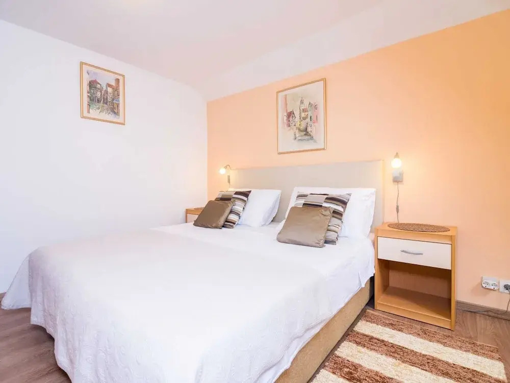 Apartman Neve