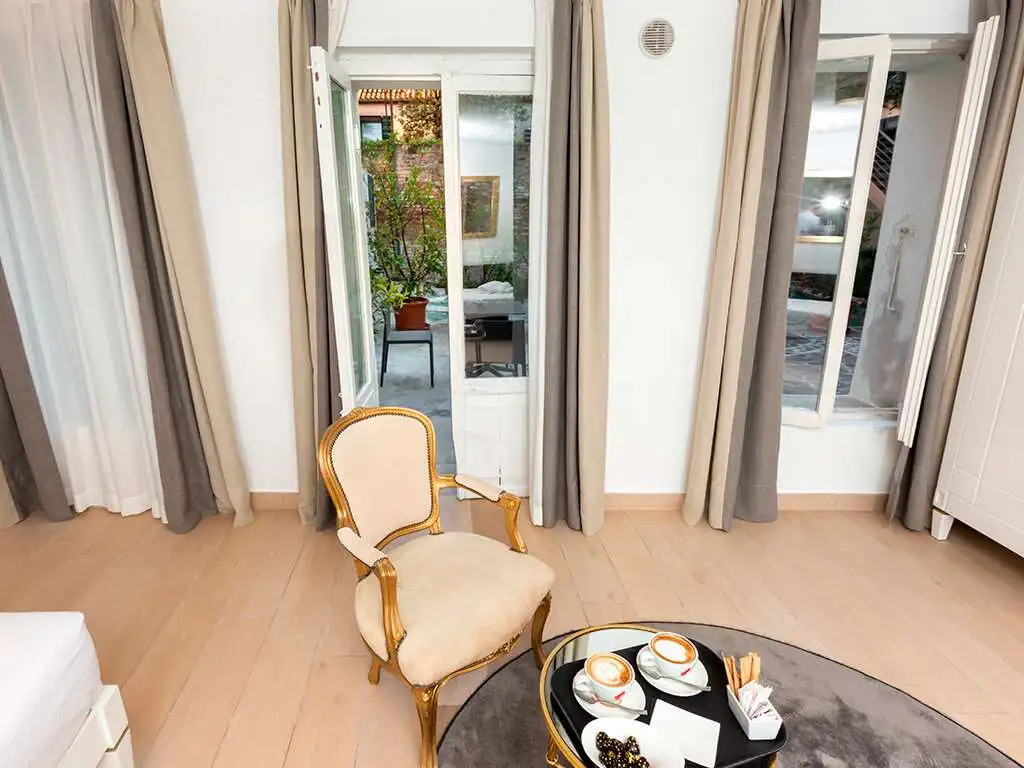 Отель IH Hotels Venezia Salute Palace