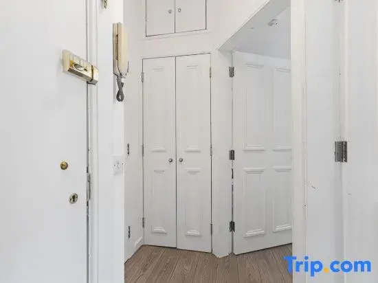 Stylish 1 Bed Edinburgh City Centre Apartment