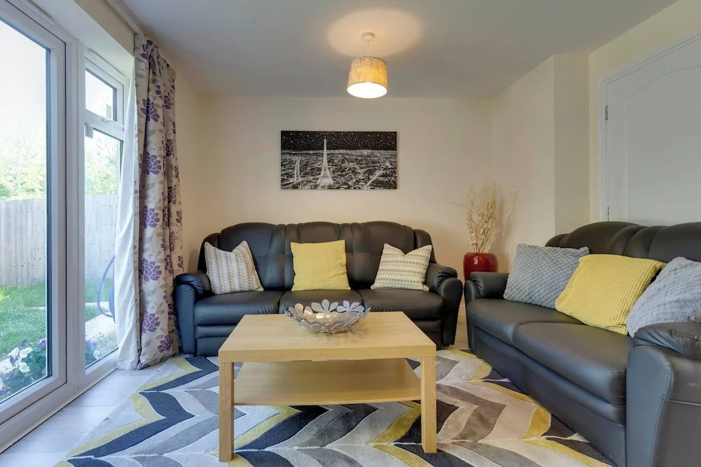 Modern Cambridge Home Business & Holiday Stays