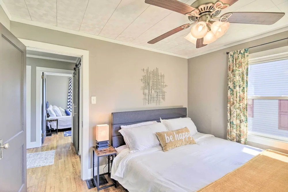 Cozy Cottage Near Dtwn Dining, Walk to Casino