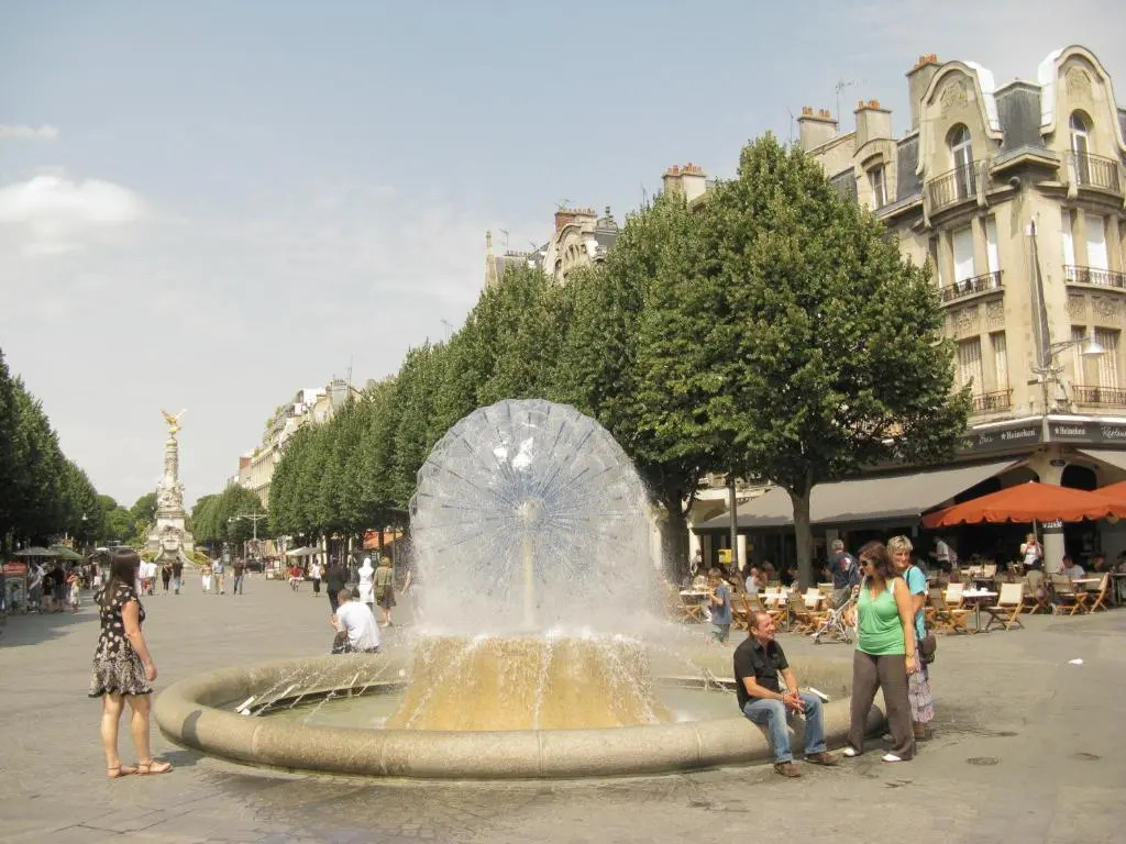Hypercentre 200m Cathedrale/Train Station + Private Parking*