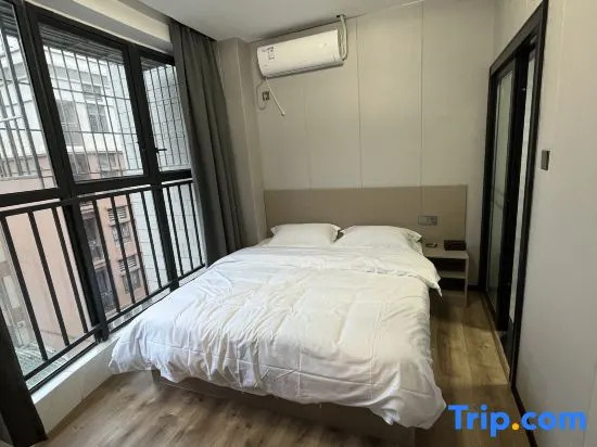 Zhongshan Baichuan Apartment