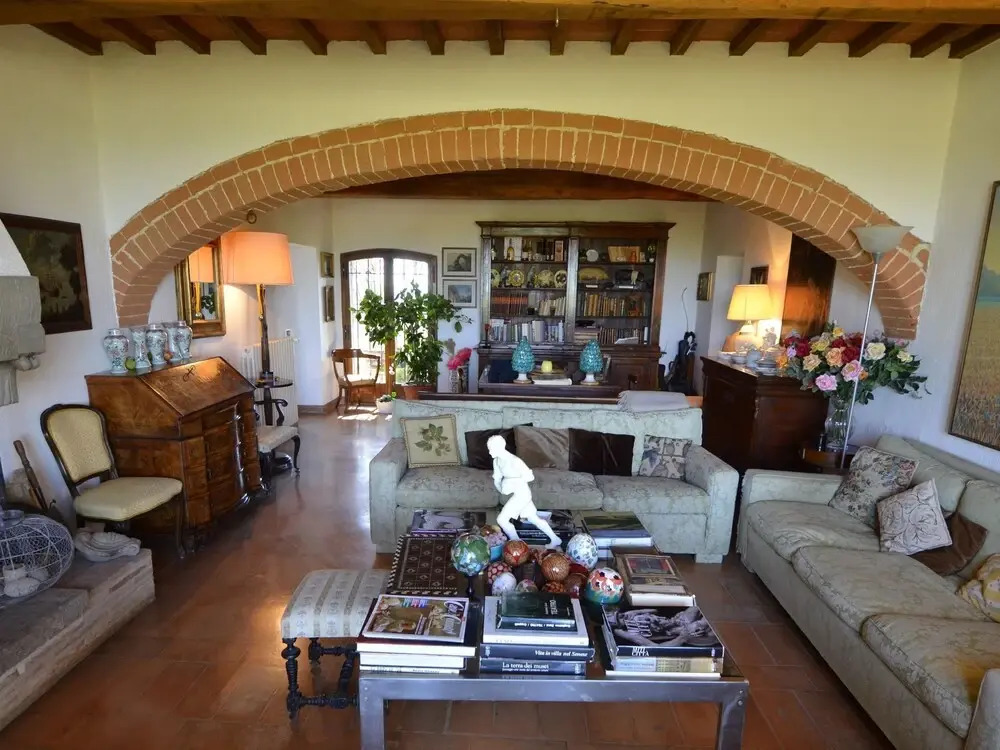 Pleasant Villa In Valiano With Terrace, Garden, Sun-Loungers