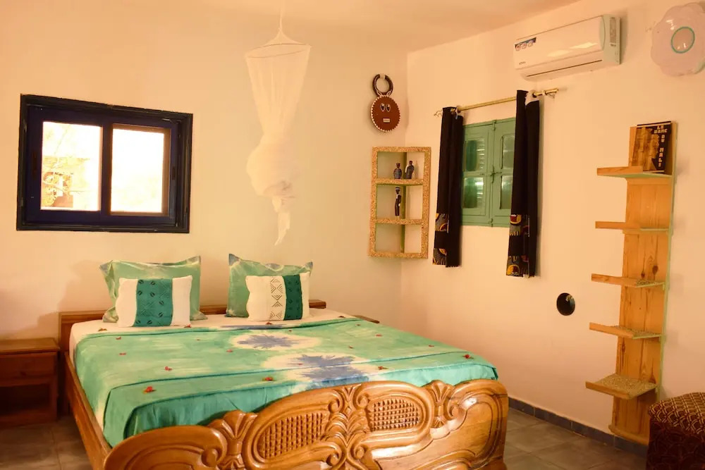 Hotel Mimosa Airport