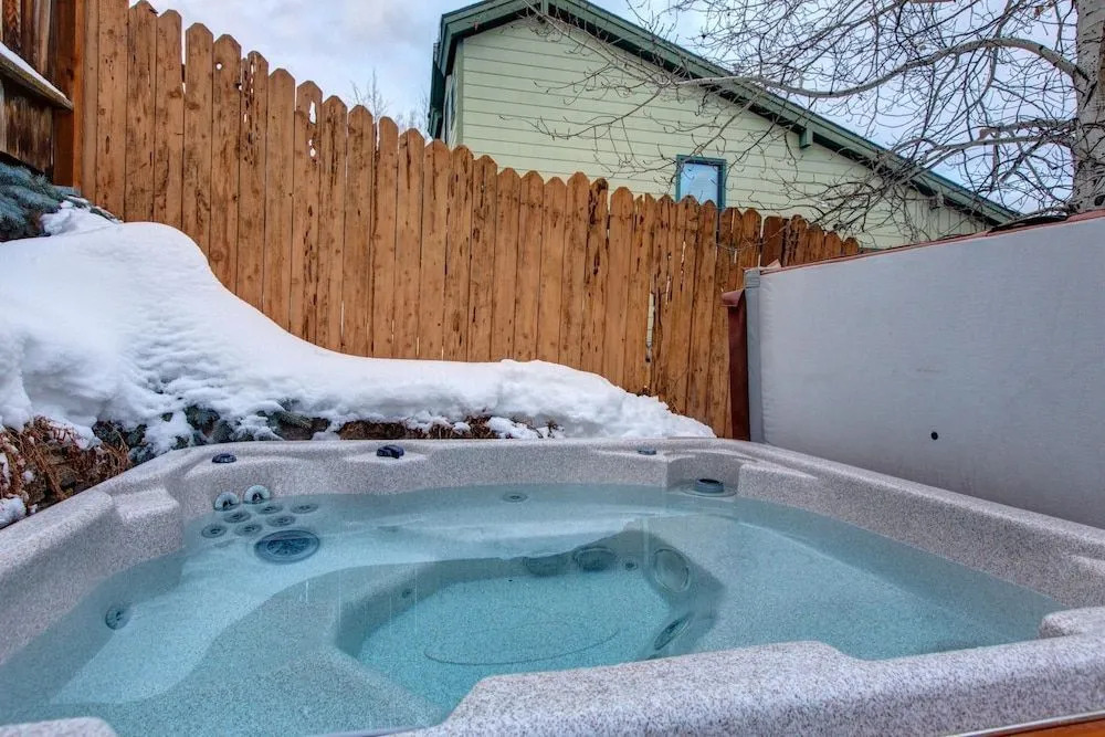 Upper Woodside Luxury 3 Bedroom Home