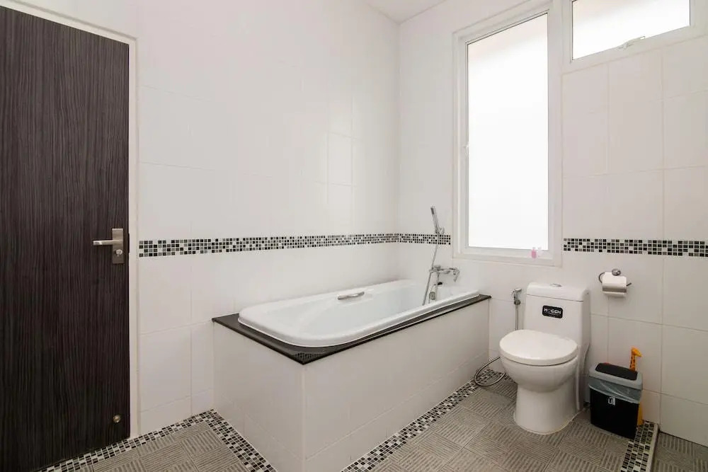 Hua Hin Pool Villa with 4 Bedrooms L50