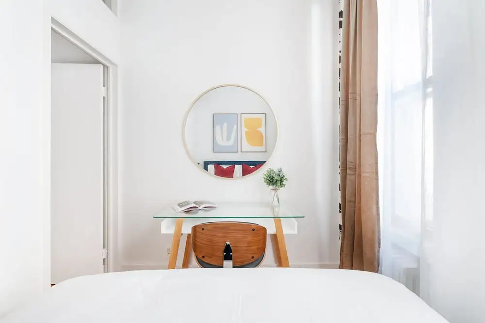 444-1a Beautiful 1BR Midtown West