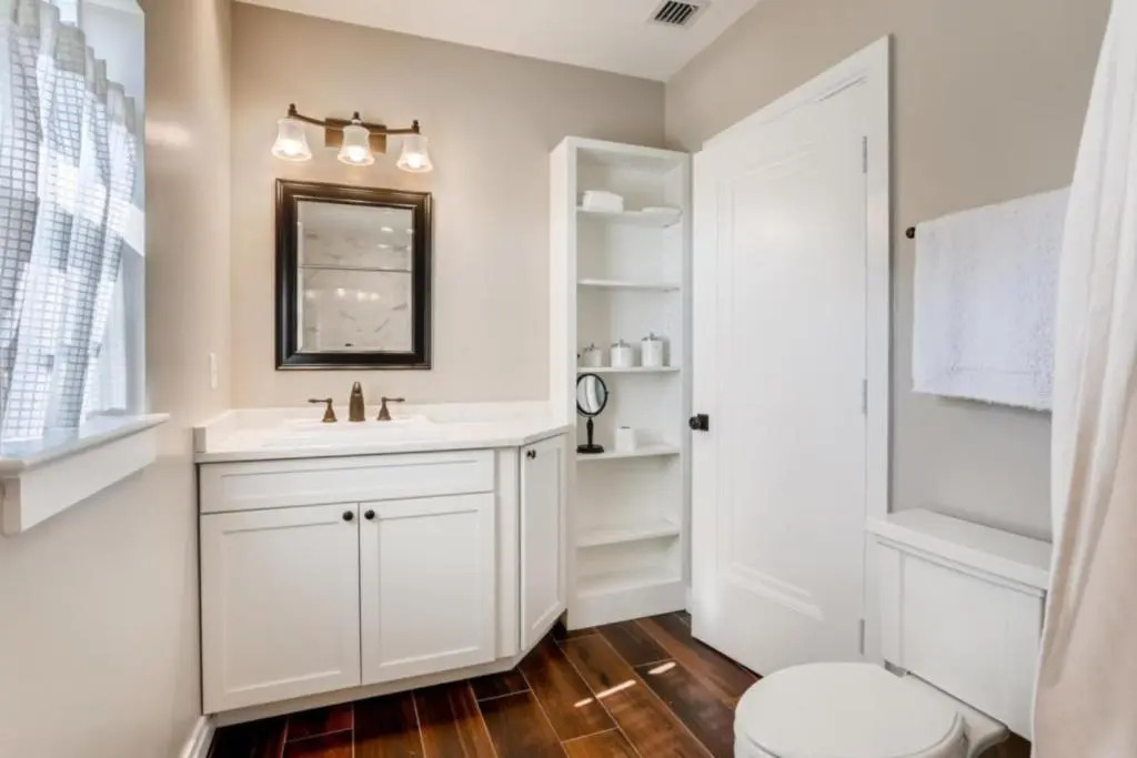 Buttercup 3bd 3ba Sleep 7 on Quiet Street