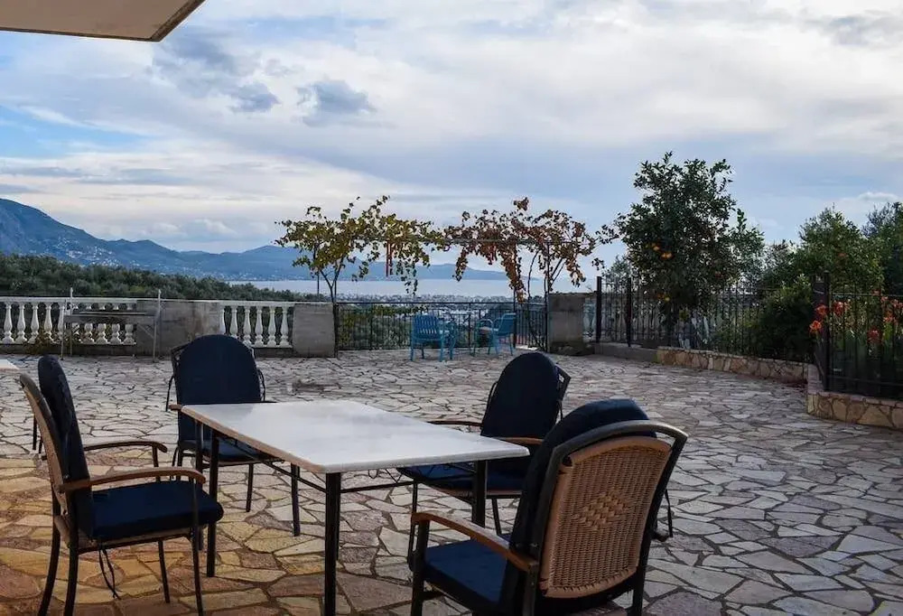 Spacious Villa With Amazing Sea & Mountain View