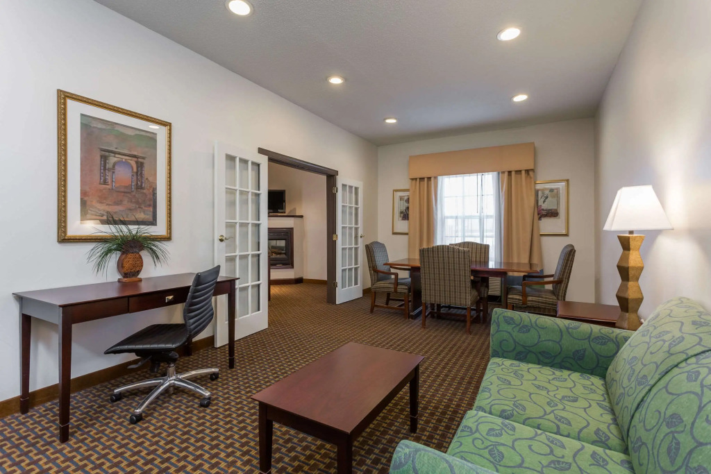Wingate by Wyndham High Point Greensboro Airport South