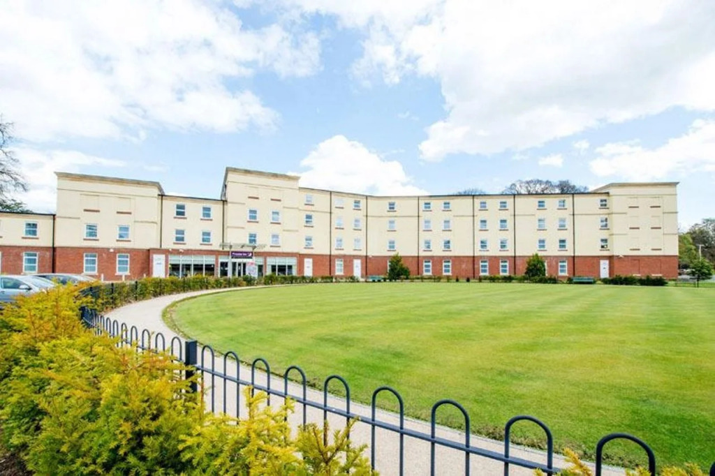 Premier Inn Stoke/Trentham Gardens