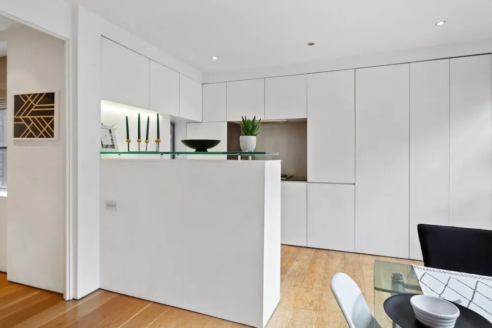 Beautiful 2bdr/2bath Apt in Mayfair, 3mins to Tube