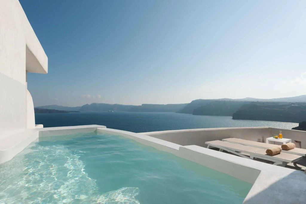 Neptune Luxury Suites