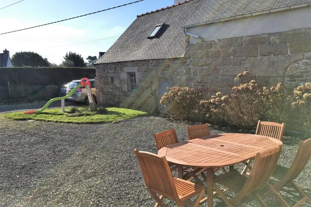 Maison bretonne rénovée WIFI avec grand jardin à TREBEURDEN - Réf 675