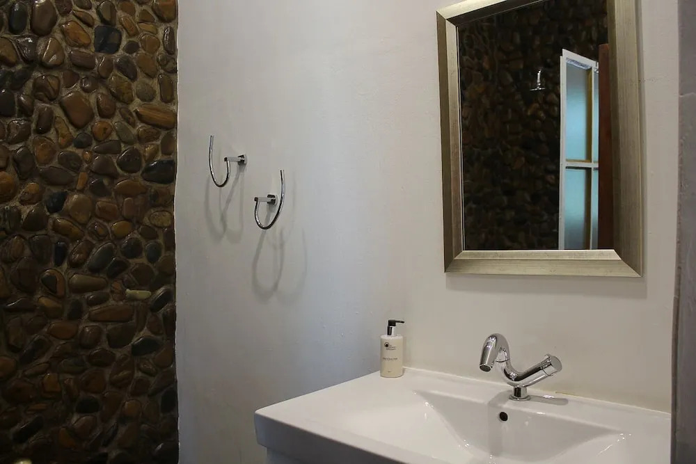 Bezalel Estate Country House