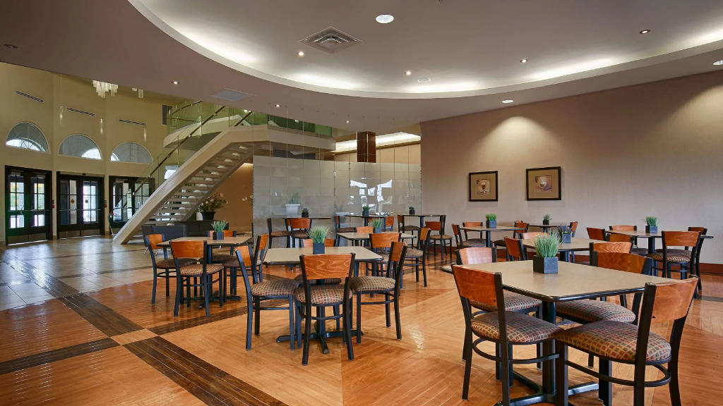 Best Western Plus Orangeville Inn & Suites