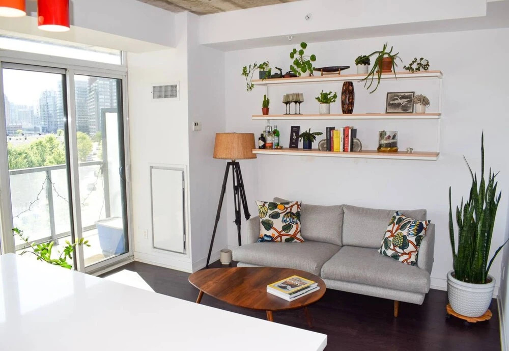 Modern Queen West 2 Bedroom and 2 Bathroom