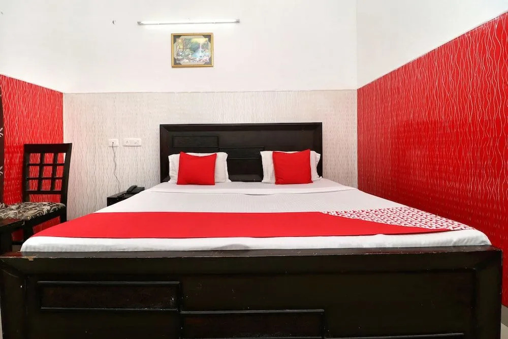 OYO 18943 Hotel Punjab Residency