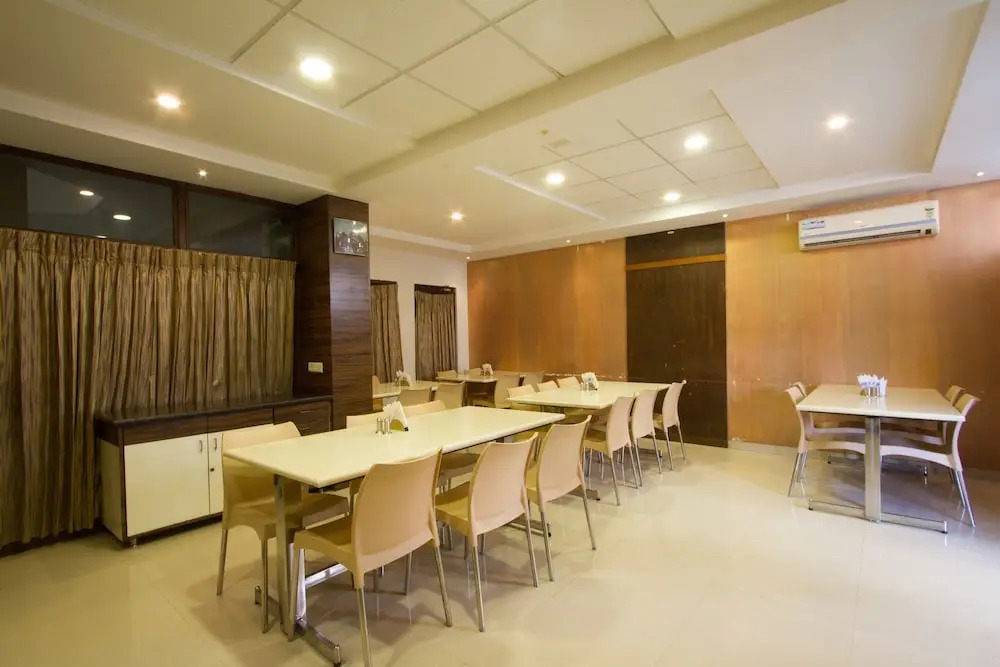 FabHotel Thaai Railway Station