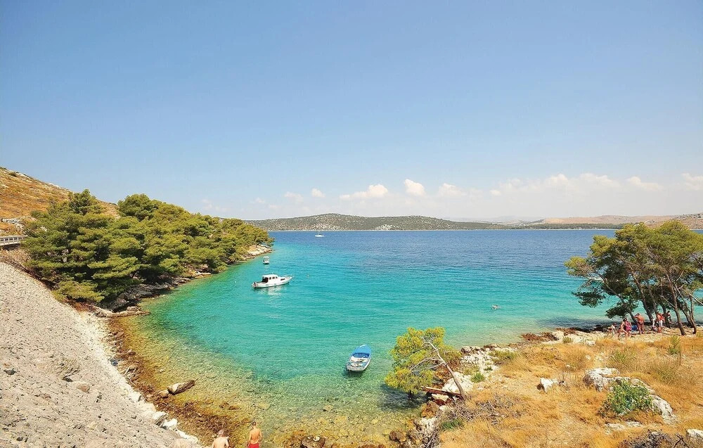 Amazing Apartment in Grebastica with Outdoor Swimming Pool, Hot Tub & 2 Bedrooms