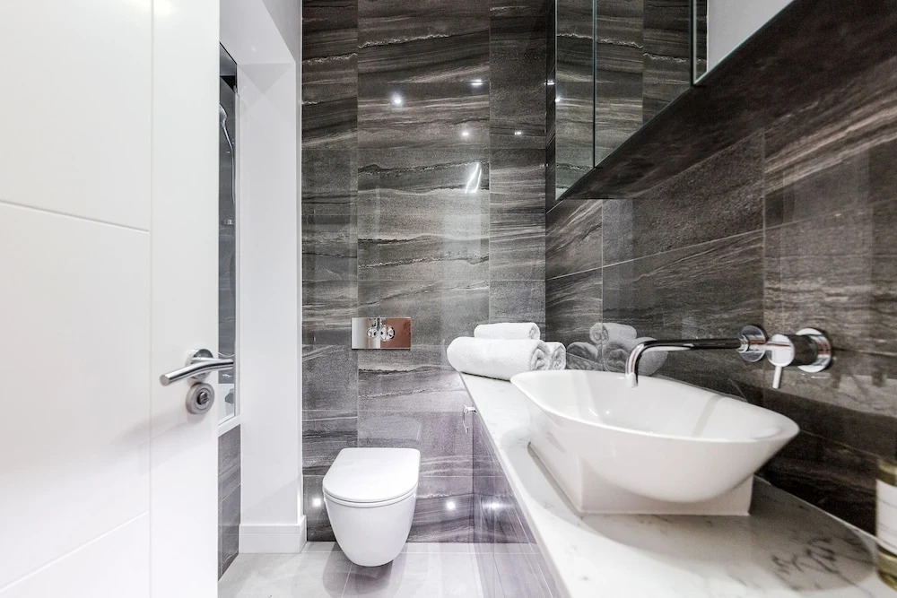 Stylish 2bed 2bath in Notting Hill
