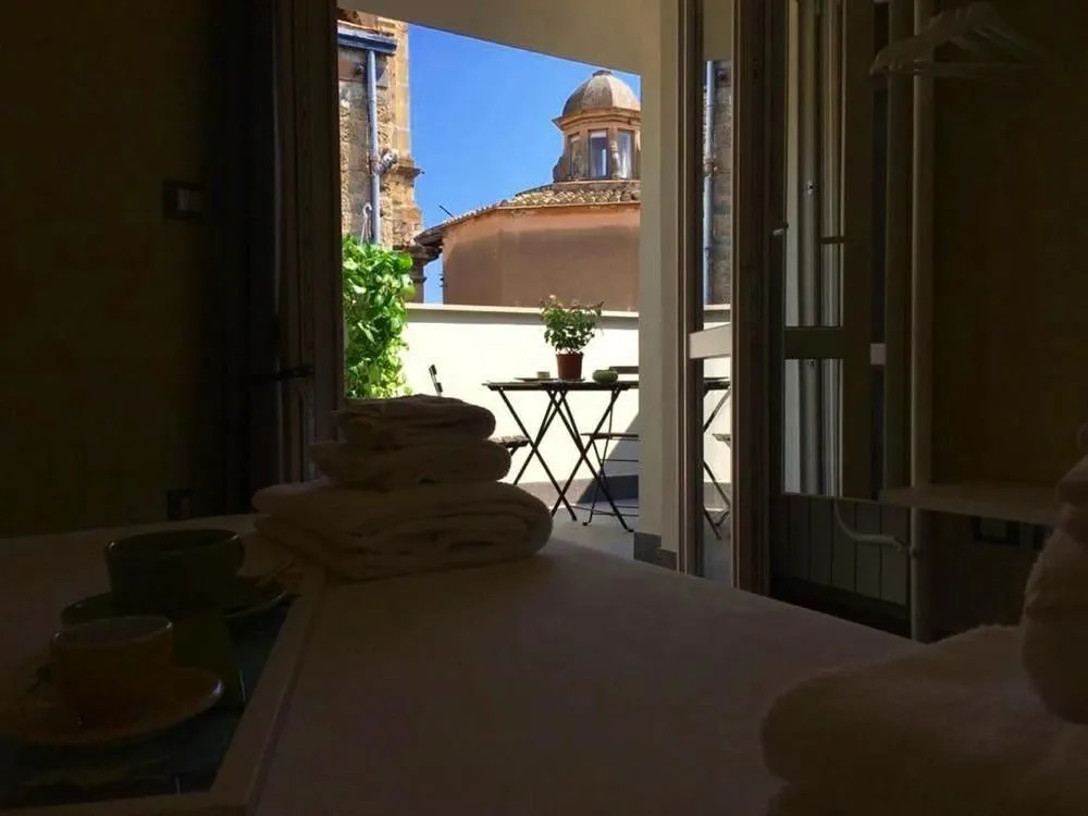 Attico con terrazza - Penthouse with terrace - Palazzo San Matteo