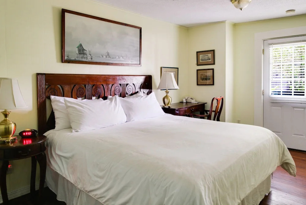 The Green House Inn