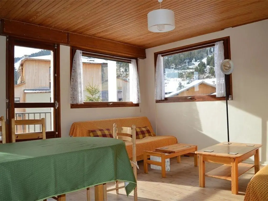 Appartement Les Angles, 4 pièces, 8 personnes - FR-1-593-21