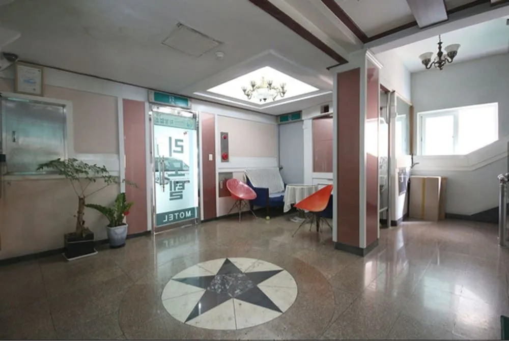 Lee Motel