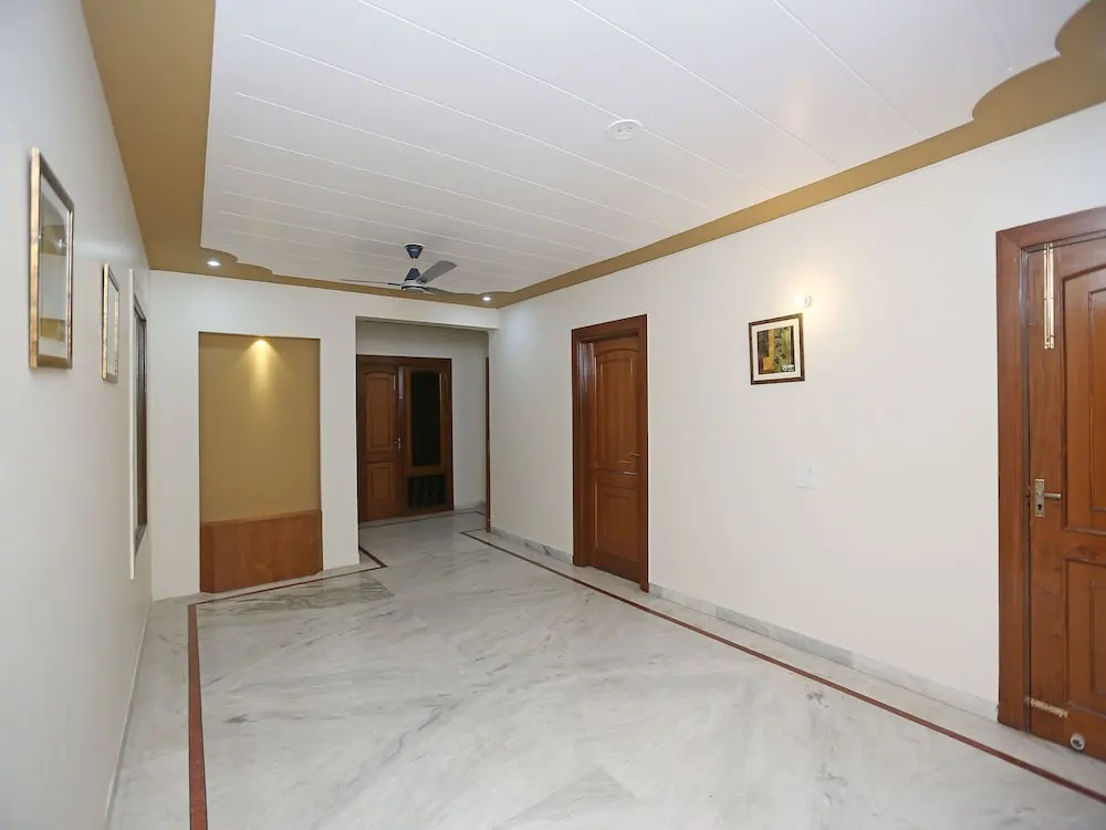 OYO 9581 Green Residency