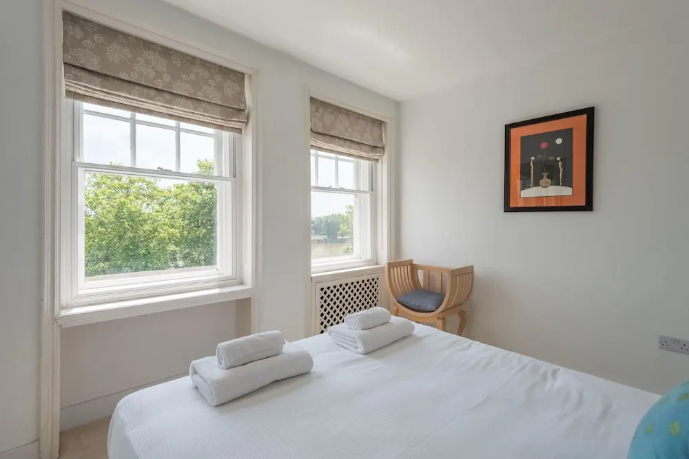 Charming Chelsea Apartment overlooking the Thames