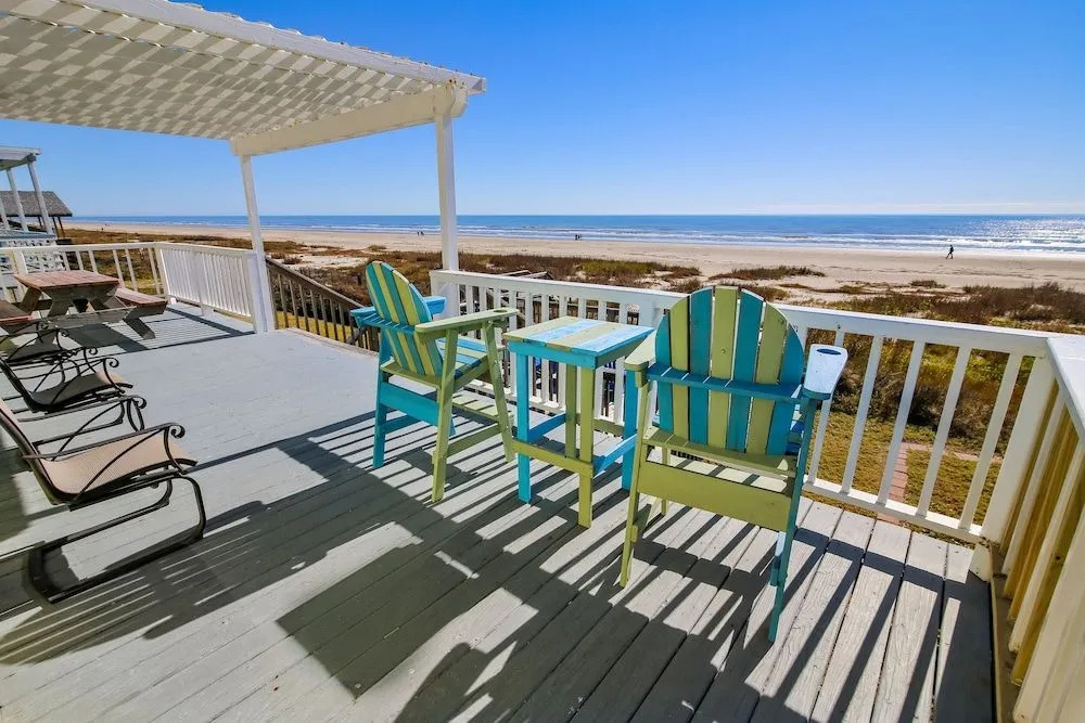 Barefoot Pelican by Ryson Vacation Rentals