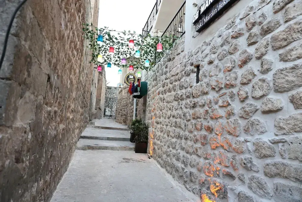 De MARİA KONAĞI