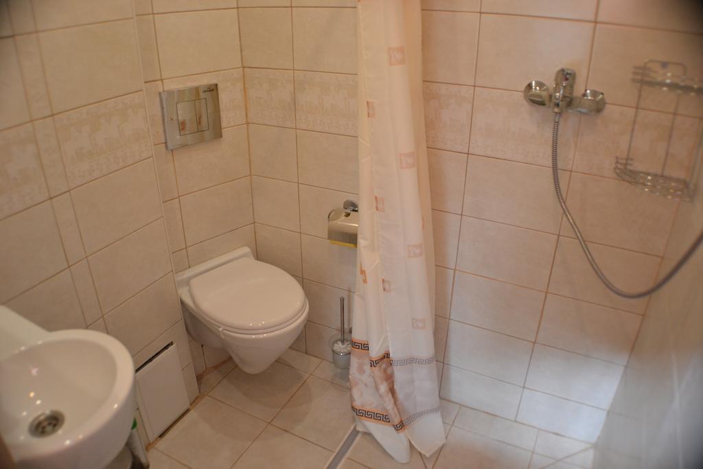 Отель Traveler's Hotel