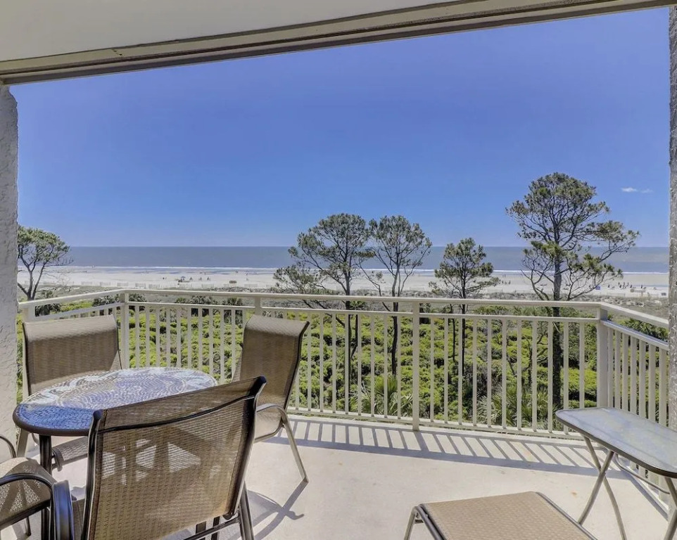Shorewood 507 by RedAwning