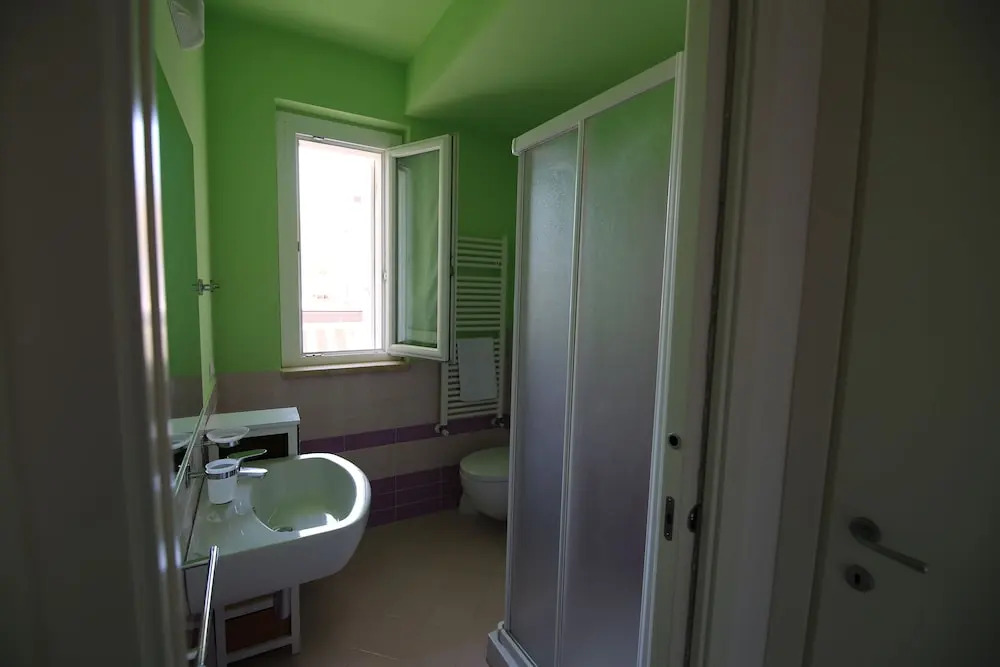Apartment 20 Meters From The Sea 7 Beds With Small Sea View