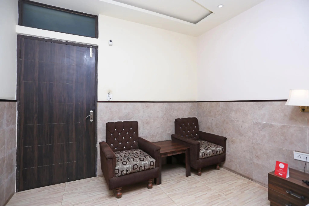 OYO 5449 Hotel SBD Guest House