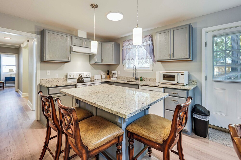 Extended Stay in Charleston! 5 Mi to Historic Dtwn